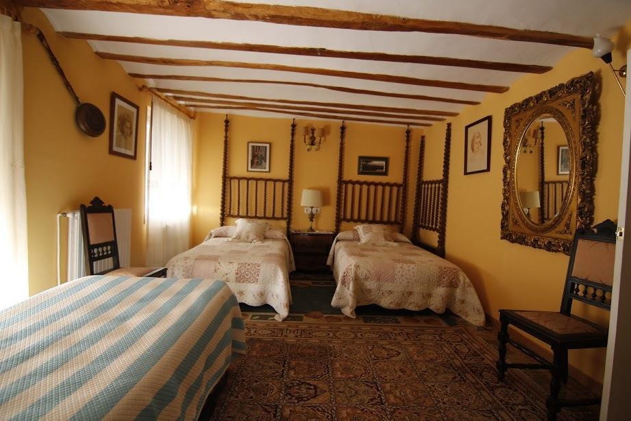 Casa Victoria Hotel Ciruena Bilik gambar