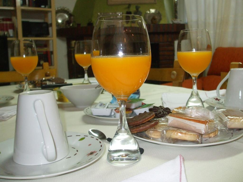 Casa Victoria Hotel Ciruena Luaran gambar